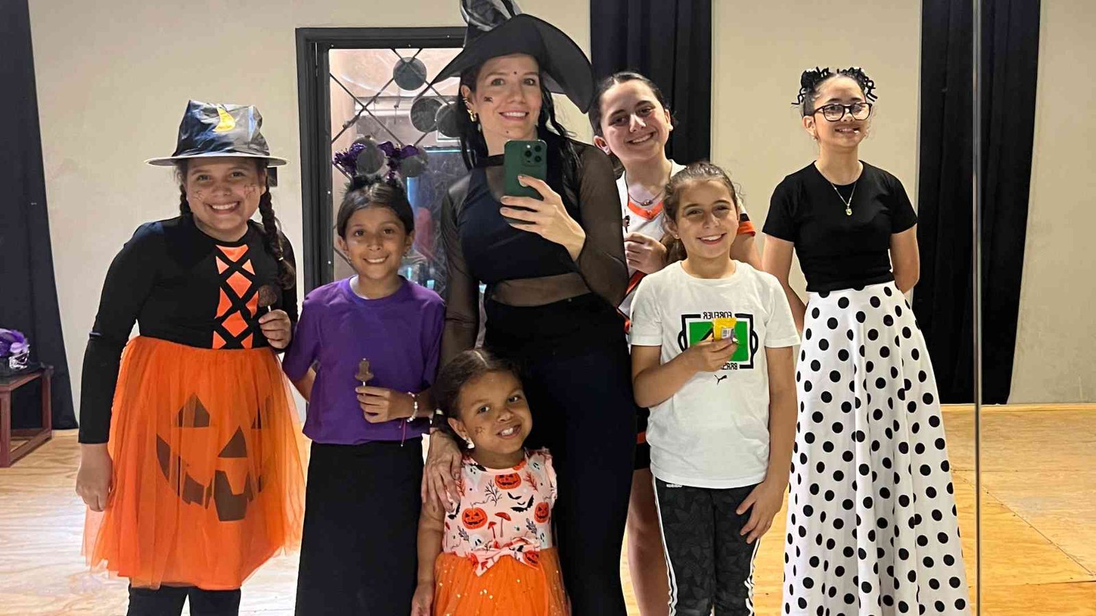 Celebramos juntas la alegría de Halloween